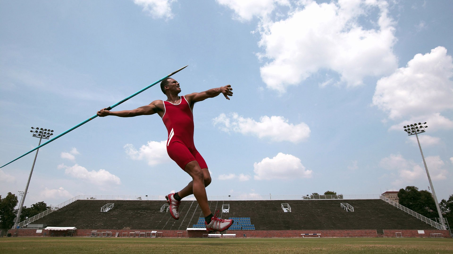 教科书般的掌控力,霍勒迪如何带领上海队击穿开拓者防线